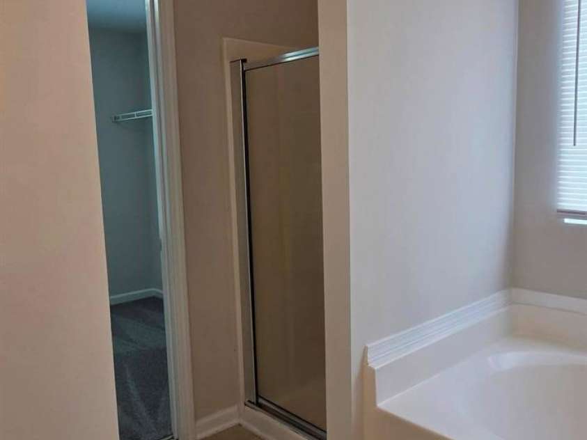 5708 Twin Brook Drive, Charlotte, NC 28269.  MLS# CAR4412827, YatesRealty ID 49517. 