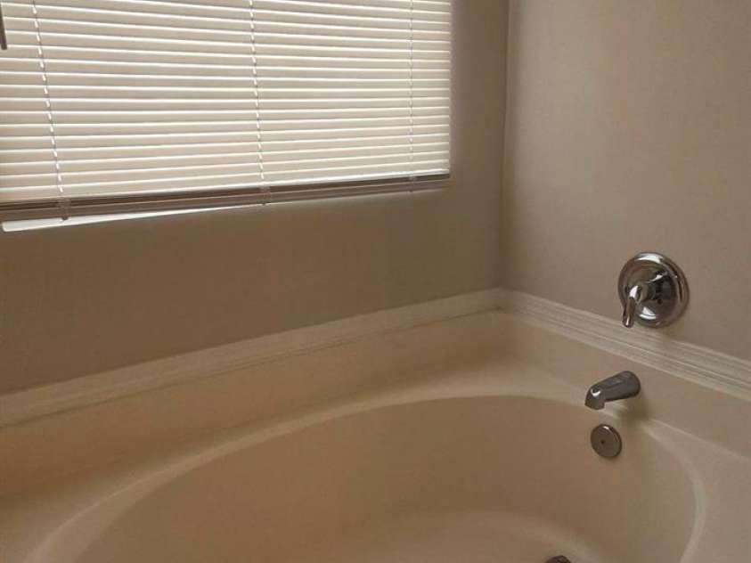 5708 Twin Brook Drive, Charlotte, NC 28269.  MLS# CAR4412827, YatesRealty ID 49517. 
