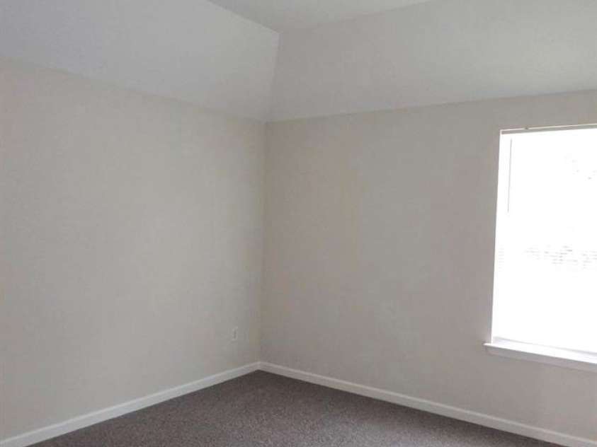 5708 Twin Brook Drive, Charlotte, NC 28269.  MLS# CAR4412827, YatesRealty ID 49517. 