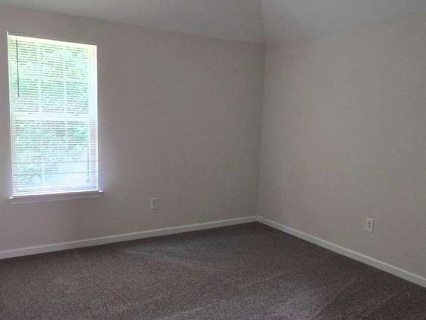 5708 Twin Brook Drive, Charlotte, NC 28269.  MLS# CAR4412827, YatesRealty ID 49517. 