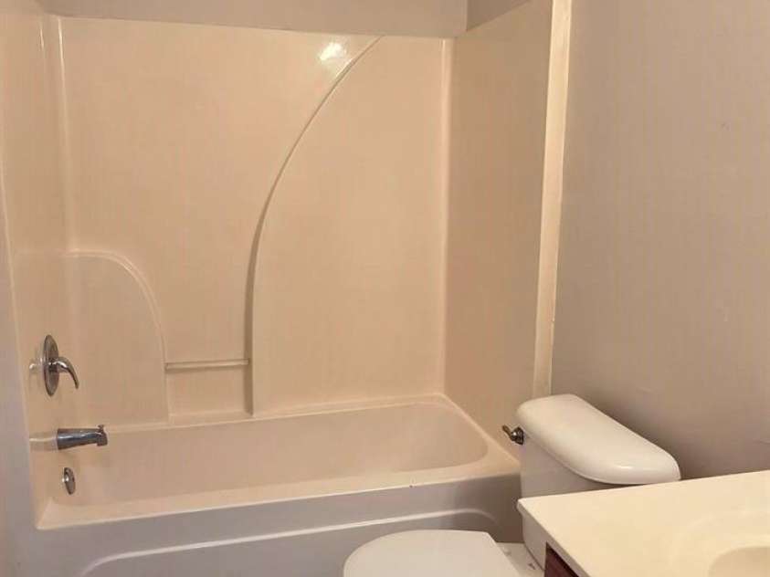 5708 Twin Brook Drive, Charlotte, NC 28269.  MLS# CAR4412827, YatesRealty ID 49517. 