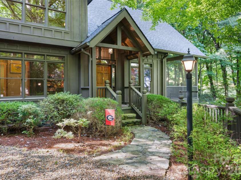 575 Seminole Way, Lake Toxaway, NC 28747.  MLS# CAR4421086, YatesRealty ID 49518. 