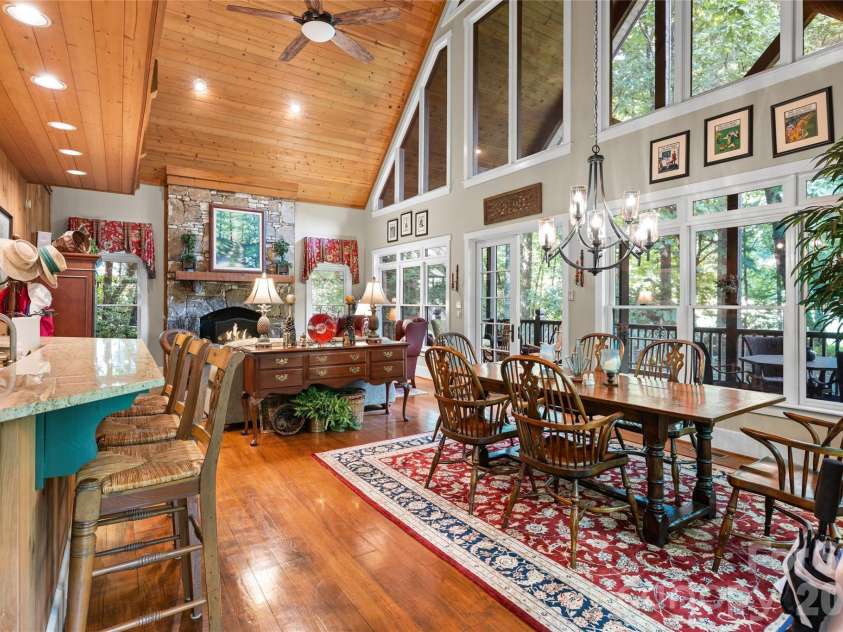 575 Seminole Way, Lake Toxaway, NC 28747.  MLS# CAR4421086, YatesRealty ID 49518. 