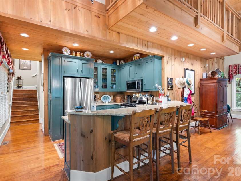 575 Seminole Way, Lake Toxaway, NC 28747.  MLS# CAR4421086, YatesRealty ID 49518. 