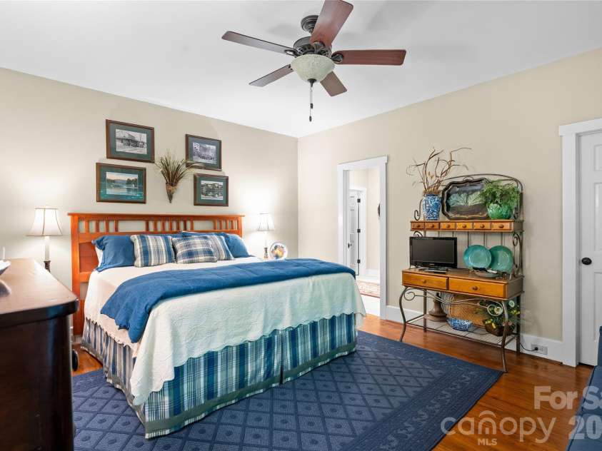 575 Seminole Way, Lake Toxaway, NC 28747.  MLS# CAR4421086, YatesRealty ID 49518. 