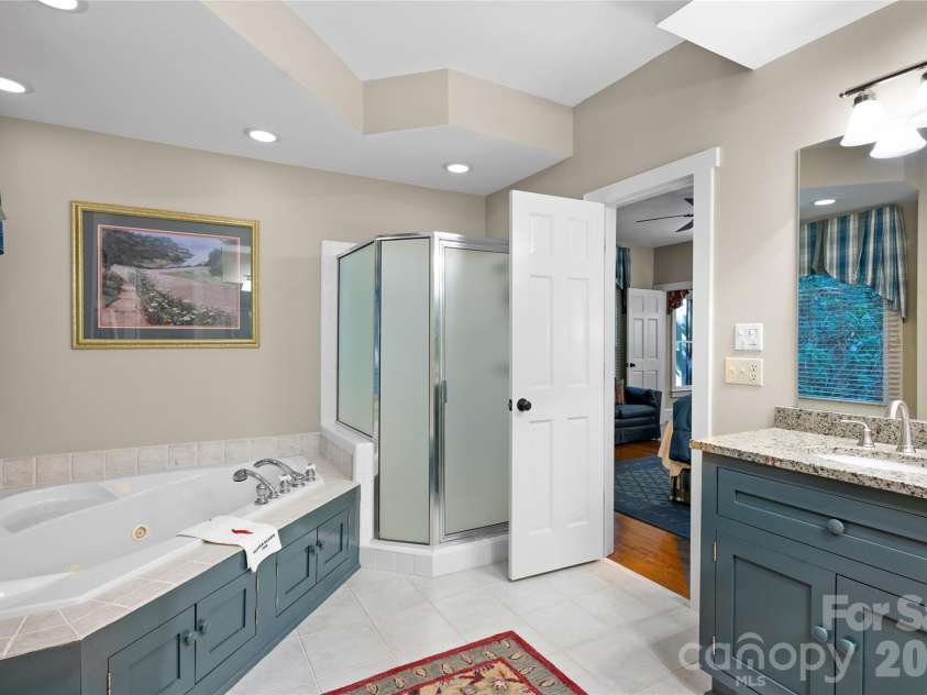 575 Seminole Way, Lake Toxaway, NC 28747.  MLS# CAR4421086, YatesRealty ID 49518. 