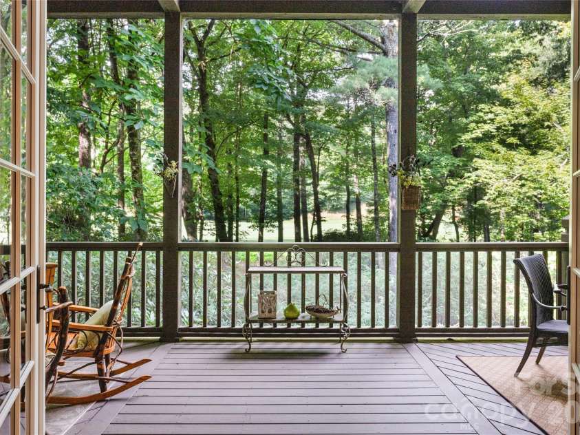 575 Seminole Way, Lake Toxaway, NC 28747.  MLS# CAR4421086, YatesRealty ID 49518. 