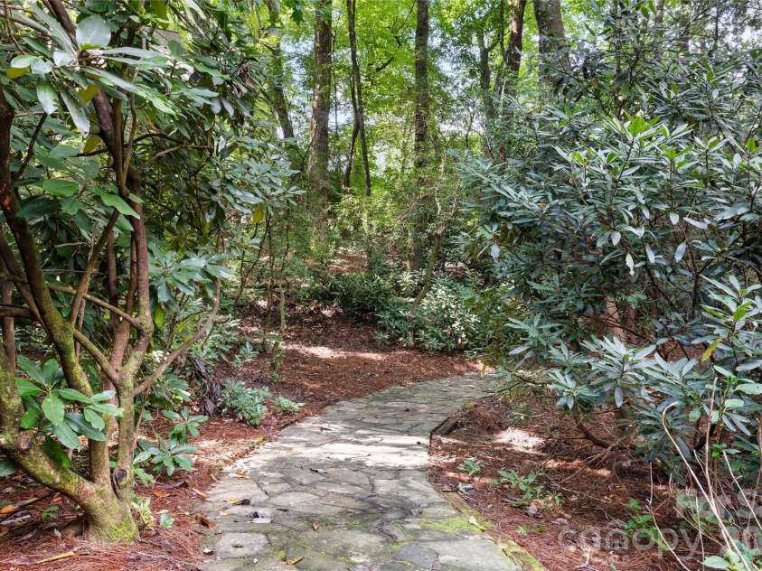 575 Seminole Way, Lake Toxaway, NC 28747.  MLS# CAR4421086, YatesRealty ID 49518. 