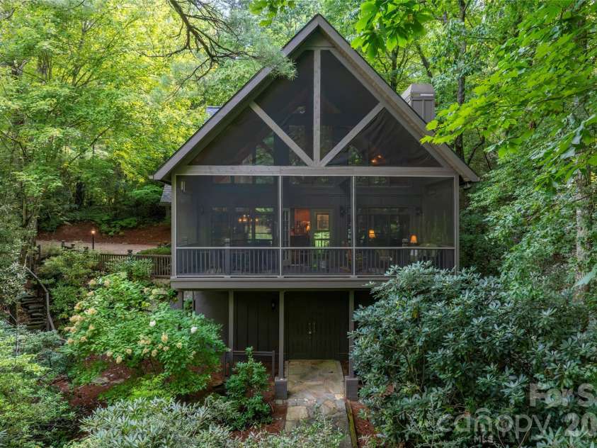 575 Seminole Way, Lake Toxaway, NC 28747.  MLS# CAR4421086, YatesRealty ID 49518. 