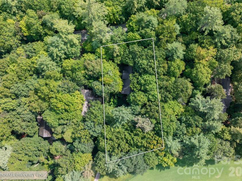 575 Seminole Way, Lake Toxaway, NC 28747.  MLS# CAR4421086, YatesRealty ID 49518. 