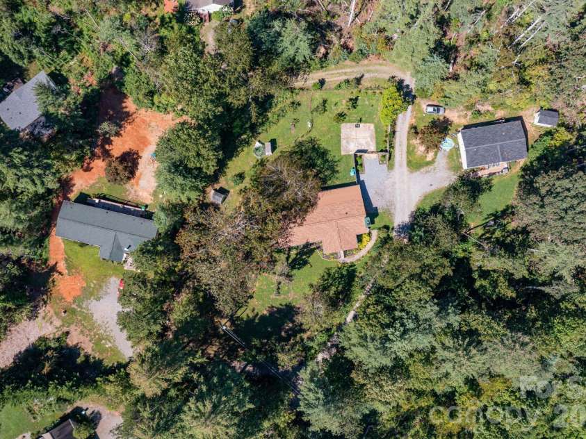 38 Mountainberry Lane, Fairview, NC 28730.  MLS# CAR4345416, YatesRealty ID 49519. 