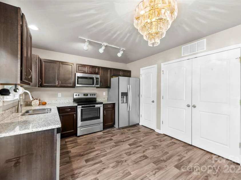 117 Dutchess Drive, Kings Mountain, NC 28086.  MLS# CAR4296358, YatesRealty ID 4952. 