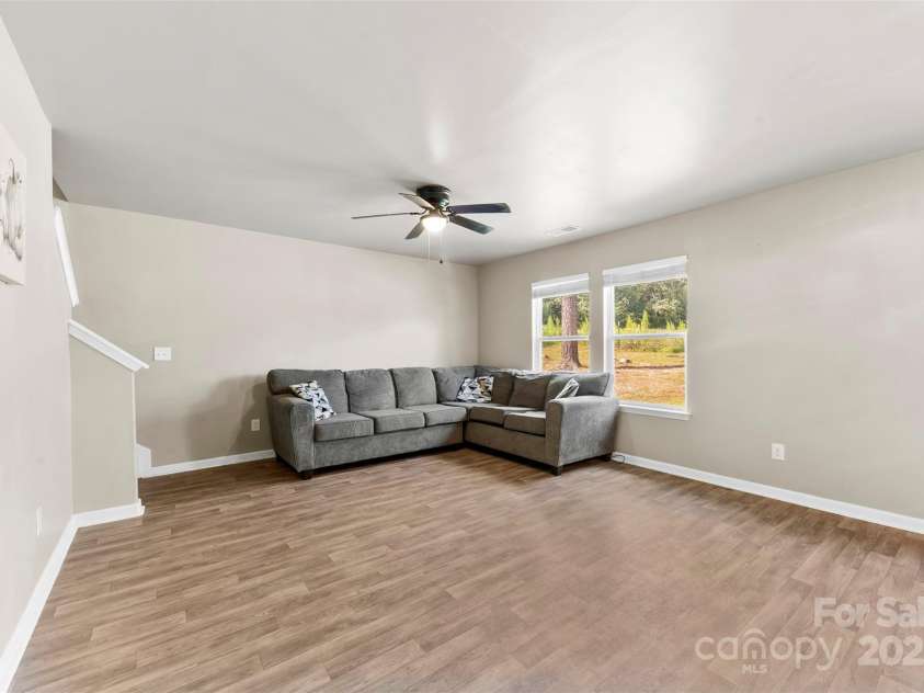 117 Dutchess Drive, Kings Mountain, NC 28086.  MLS# CAR4296358, YatesRealty ID 4952. 