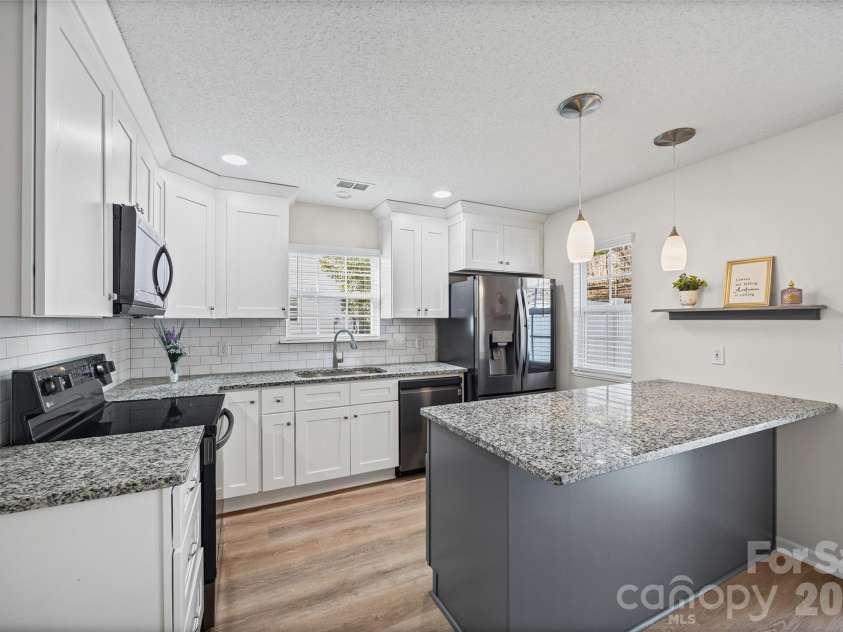 126 Rhett Court, Fort Mill, SC 29715.  MLS# CAR4350227, YatesRealty ID 4952. 
