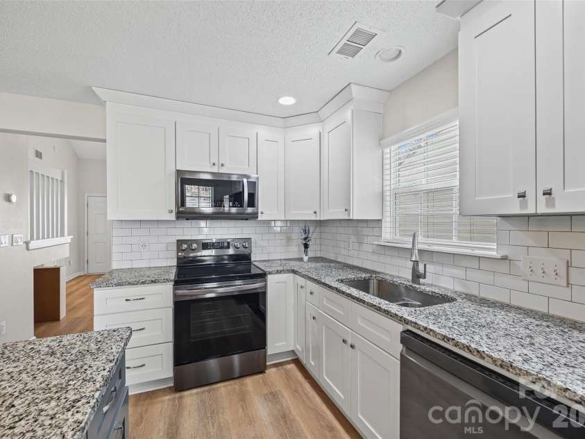 126 Rhett Court, Fort Mill, SC 29715.  MLS# CAR4350227, YatesRealty ID 4952. 