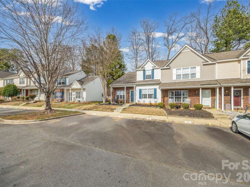 126 Rhett Court, Fort Mill, SC 29715.  MLS# CAR4350227, YatesRealty ID 4952. 