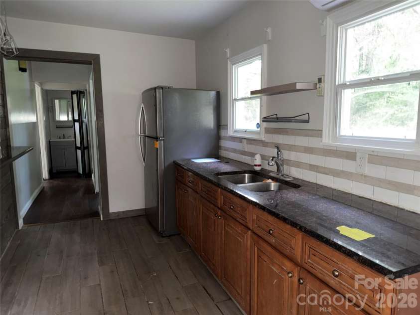 1442 School Street, Statesville, NC 28677.  MLS# CAR4422803, YatesRealty ID 49521. 