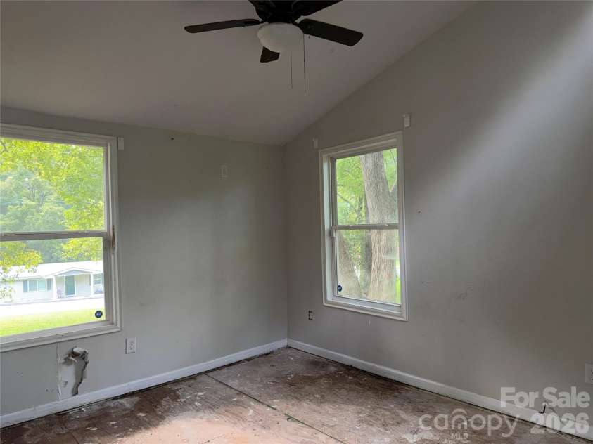1442 School Street, Statesville, NC 28677.  MLS# CAR4422803, YatesRealty ID 49521. 