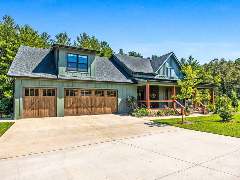 43 Lucy Lane, Mills River, NC 28759.  MLS# CAR4422678, YatesRealty ID 49522. 