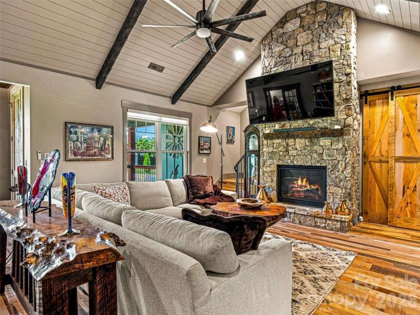 43 Lucy Lane, Mills River, NC 28759.  MLS# CAR4422678, YatesRealty ID 49522. 