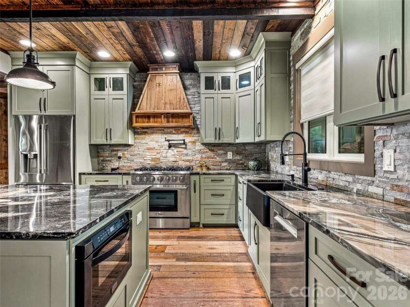 43 Lucy Lane, Mills River, NC 28759.  MLS# CAR4422678, YatesRealty ID 49522. 