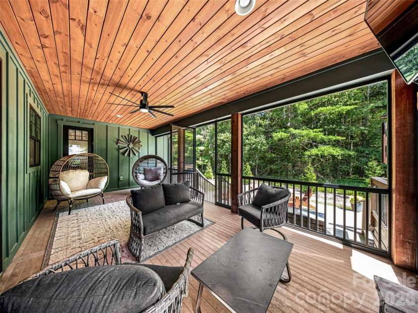 43 Lucy Lane, Mills River, NC 28759.  MLS# CAR4422678, YatesRealty ID 49522. 
