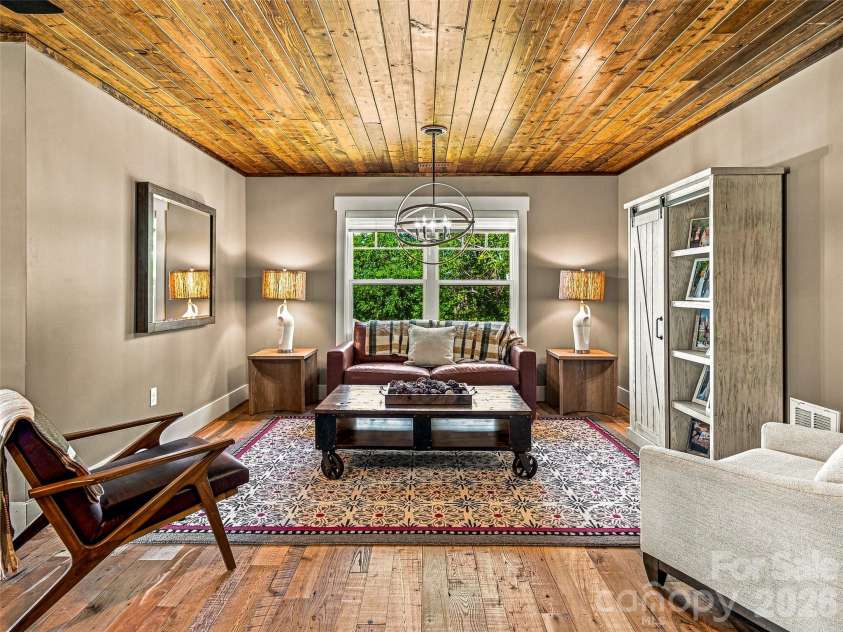 43 Lucy Lane, Mills River, NC 28759.  MLS# CAR4422678, YatesRealty ID 49522. 
