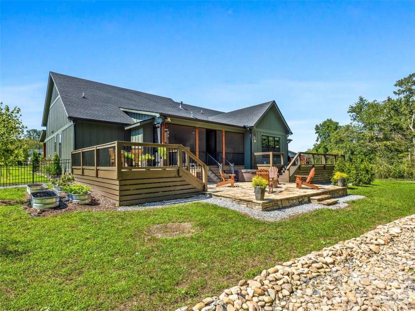 43 Lucy Lane, Mills River, NC 28759.  MLS# CAR4422678, YatesRealty ID 49522. 
