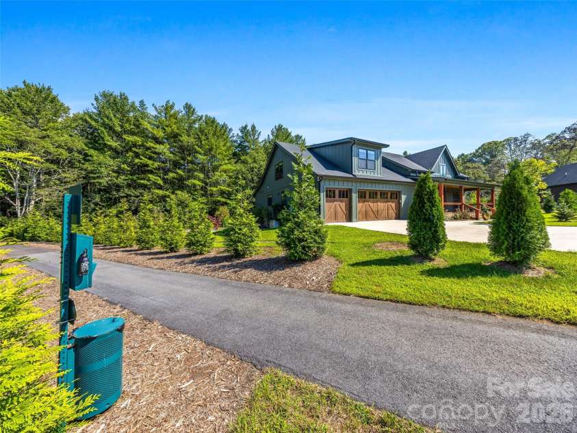 43 Lucy Lane, Mills River, NC 28759.  MLS# CAR4422678, YatesRealty ID 49522. 