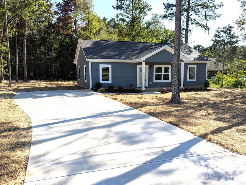 1613 Sutherland Avenue, Monroe, NC 28110.  MLS# CAR4421645, YatesRealty ID 49523. 