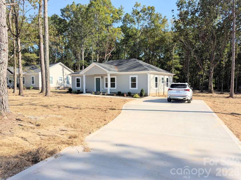 1609 Sutherland Avenue, Monroe, NC 28110.  MLS# CAR4421643, YatesRealty ID 49524. 