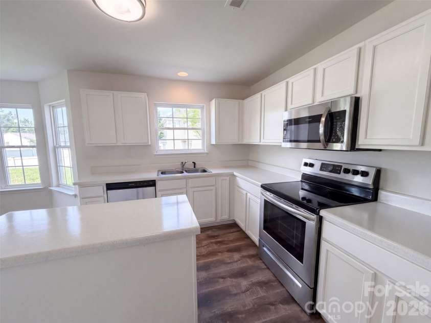 3527 Mallory Taylor Lane, Charlotte, NC 28216.  MLS# CAR4422818, YatesRealty ID 49526. 
