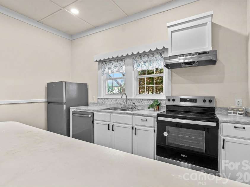 209 Wilson Avenue, Mooresville, NC 28115.  MLS# CAR4422376, YatesRealty ID 49527. 
