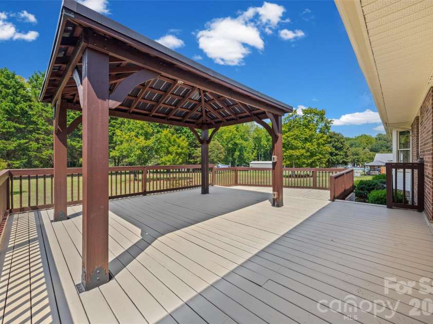 230 Wesley Amaker Road, York, SC 29745.  MLS# CAR4418695, YatesRealty ID 49528. 
