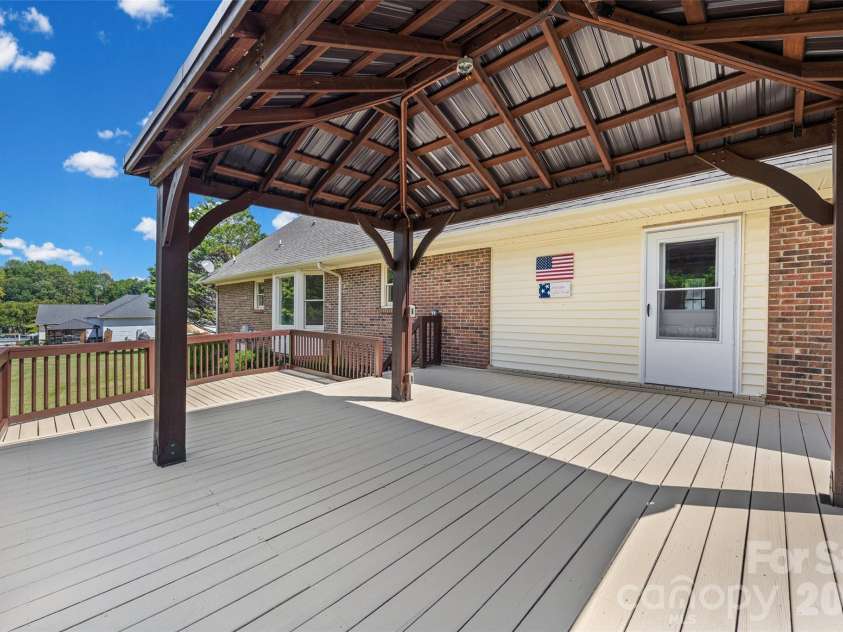 230 Wesley Amaker Road, York, SC 29745.  MLS# CAR4418695, YatesRealty ID 49528. 