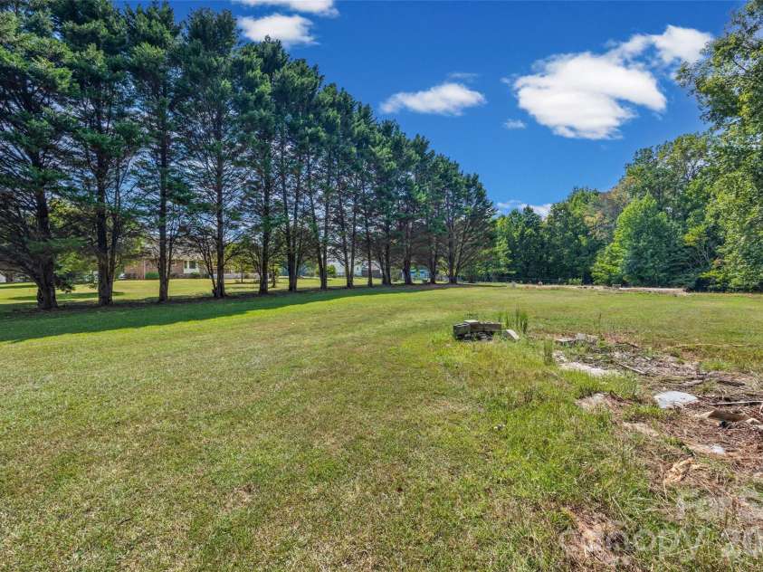 230 Wesley Amaker Road, York, SC 29745.  MLS# CAR4418695, YatesRealty ID 49528. 