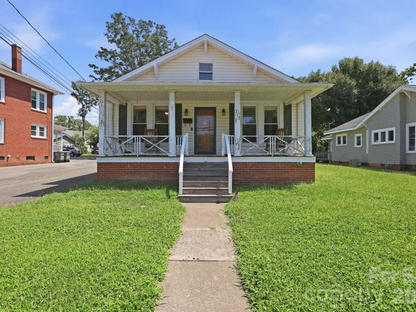 313 Ridge Avenue, Kannapolis, NC 28083.  MLS# CAR4405624, YatesRealty ID 49529. 313 S Ridge Ave