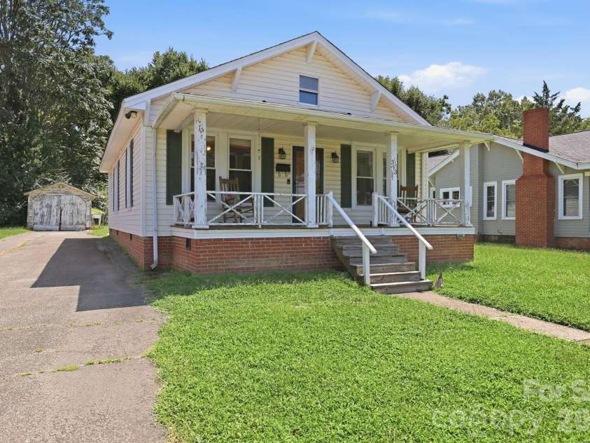 313 Ridge Avenue, Kannapolis, NC 28083.  MLS# CAR4405624, YatesRealty ID 49529. 