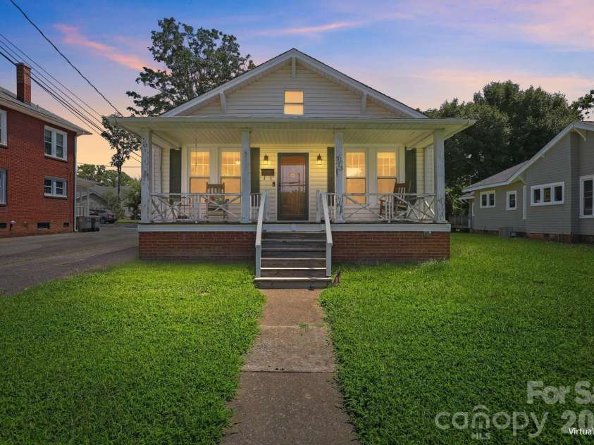 313 Ridge Avenue, Kannapolis, NC 28083.  MLS# CAR4405624, YatesRealty ID 49529. 