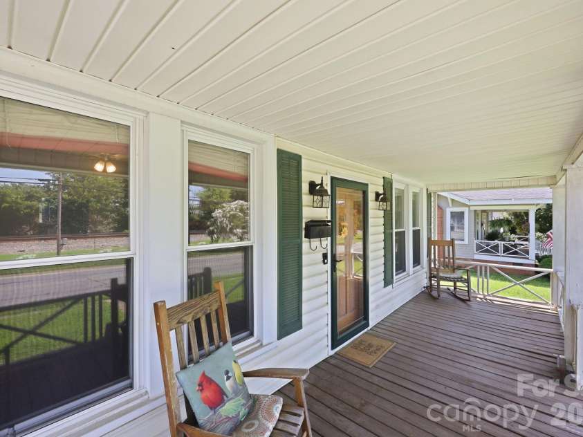313 Ridge Avenue, Kannapolis, NC 28083.  MLS# CAR4405624, YatesRealty ID 49529. 