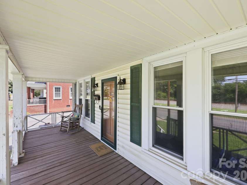 313 Ridge Avenue, Kannapolis, NC 28083.  MLS# CAR4405624, YatesRealty ID 49529. 
