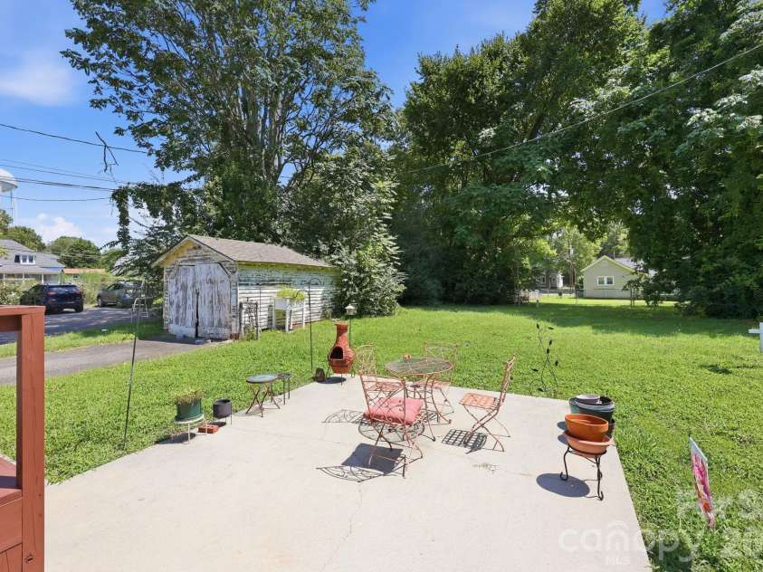 313 Ridge Avenue, Kannapolis, NC 28083.  MLS# CAR4405624, YatesRealty ID 49529. 