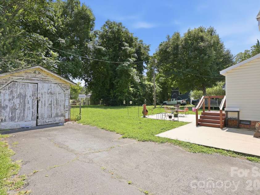 313 Ridge Avenue, Kannapolis, NC 28083.  MLS# CAR4405624, YatesRealty ID 49529. 