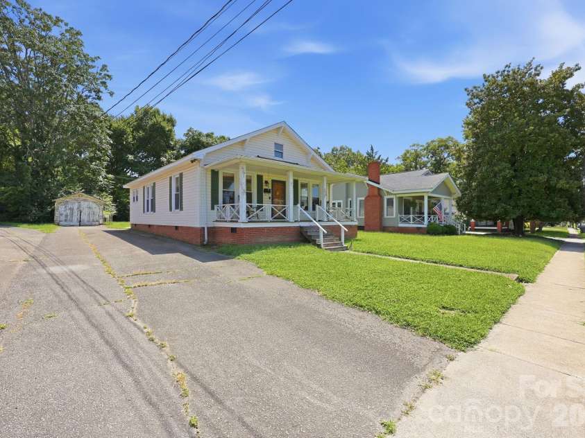 313 Ridge Avenue, Kannapolis, NC 28083.  MLS# CAR4405624, YatesRealty ID 49529. 