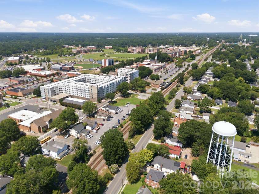 313 Ridge Avenue, Kannapolis, NC 28083.  MLS# CAR4405624, YatesRealty ID 49529. 