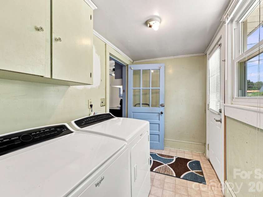 313 Ridge Avenue, Kannapolis, NC 28083.  MLS# CAR4405624, YatesRealty ID 49529. Laundry Room
