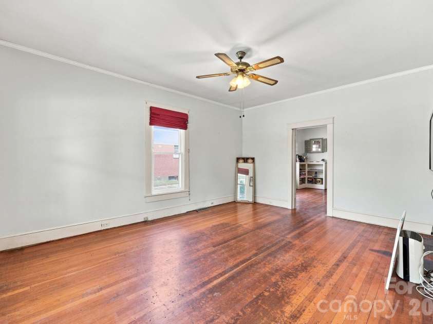 313 Ridge Avenue, Kannapolis, NC 28083.  MLS# CAR4405624, YatesRealty ID 49529. Living Room