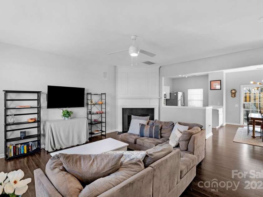 3213 Mannington Drive, Charlotte, NC 28270.  MLS# CAR4328804, YatesRealty ID 4953. 