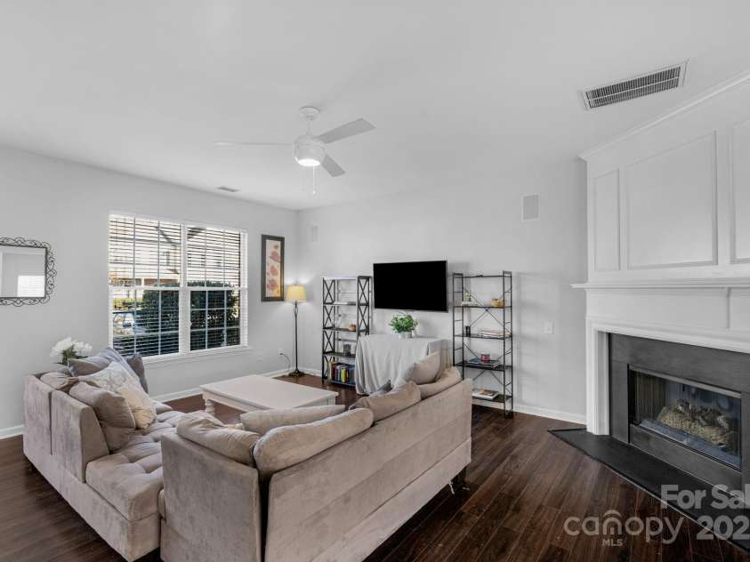 3213 Mannington Drive, Charlotte, NC 28270.  MLS# CAR4328804, YatesRealty ID 4953. 