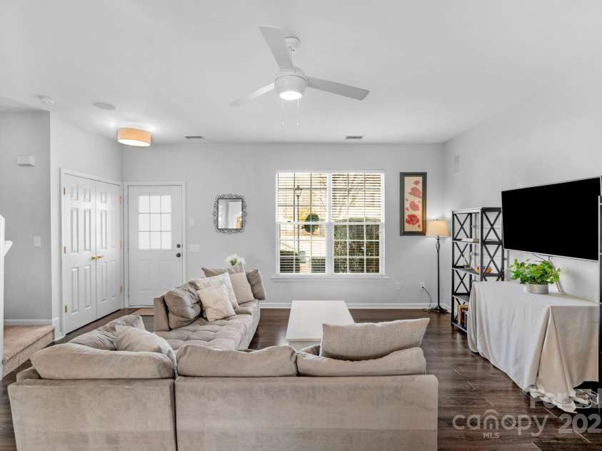 3213 Mannington Drive, Charlotte, NC 28270.  MLS# CAR4328804, YatesRealty ID 4953. 